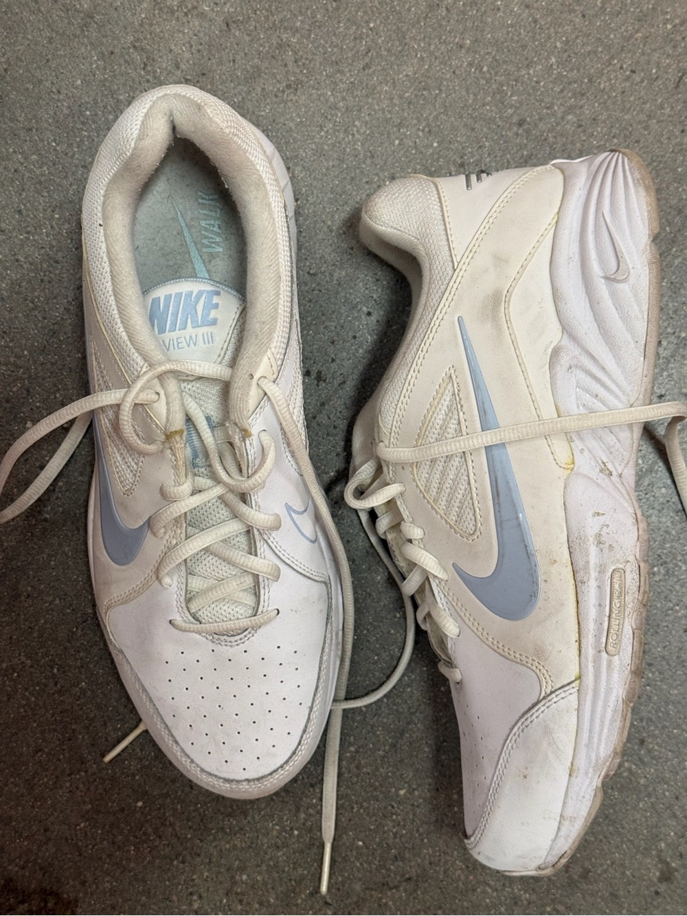 Nike VIEW III Women's White & Light Blue Athletic Sneakers